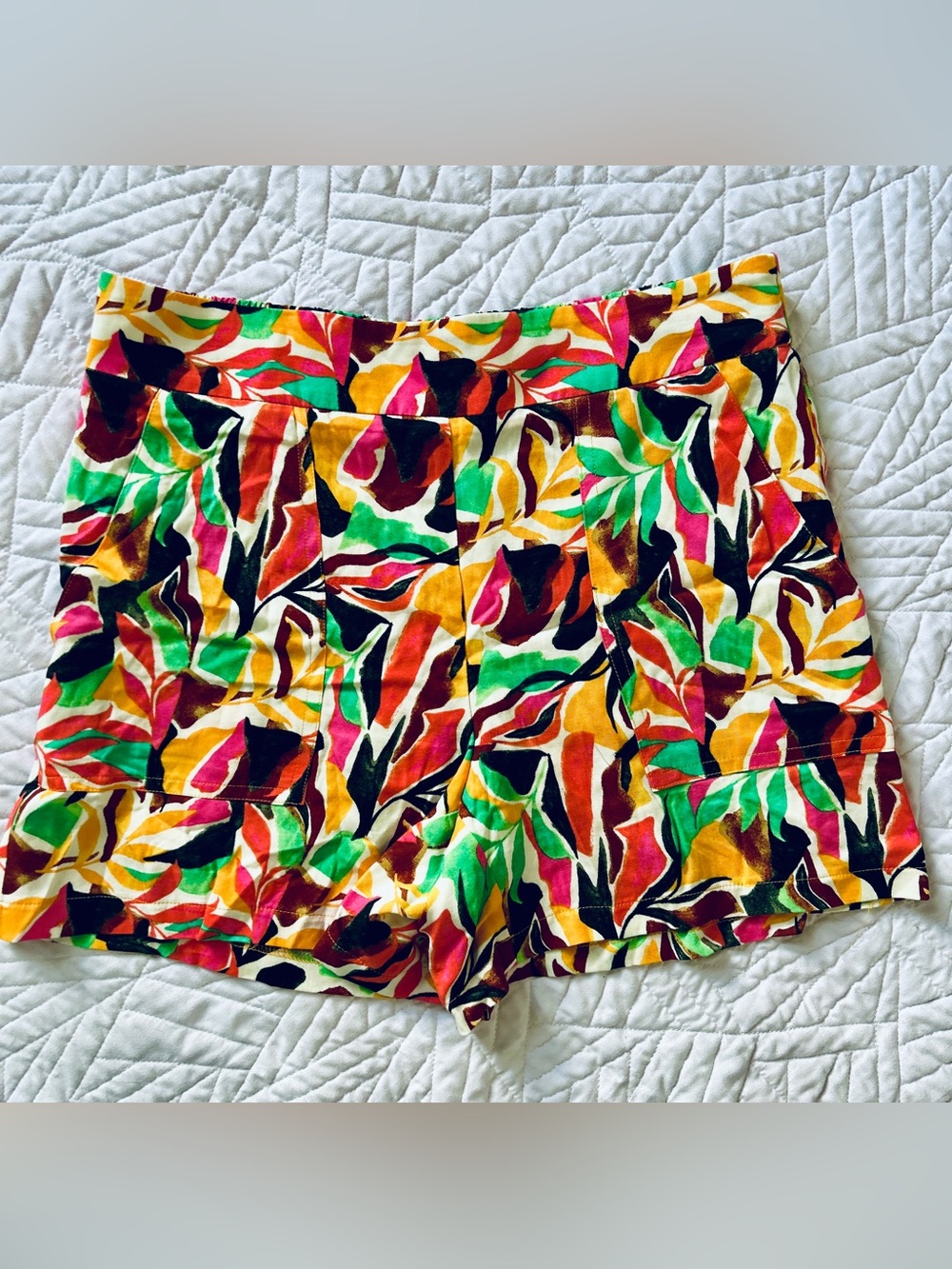 Nine West Vibrant Leaf-Print High Waist Shorts in Multicolor